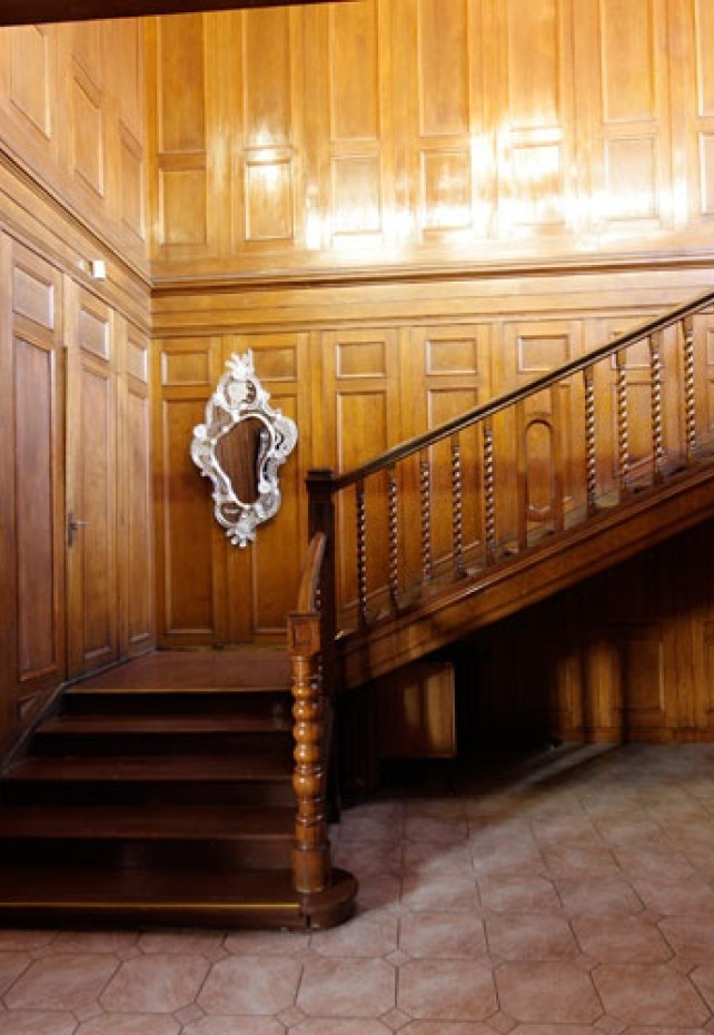 Milan Houser VANITAS