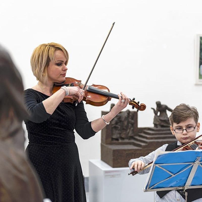 hudobní hostia vernisáže