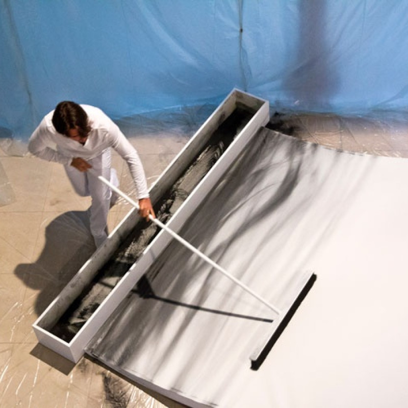 kresba tvorená grafitovým prachom