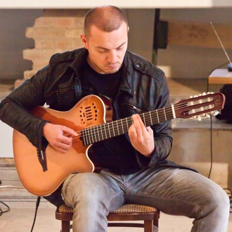 Hudobný hosť vernisáže - Michal Bugala