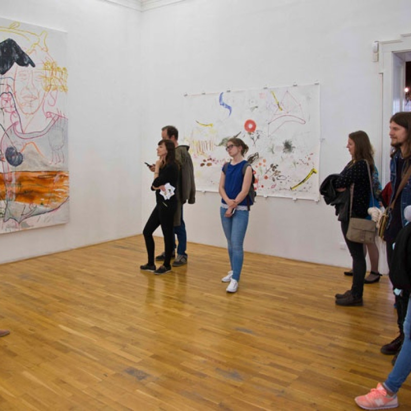 na komentovanej prehliadke výstavy Travelóg počas Noci múzeí a galérií