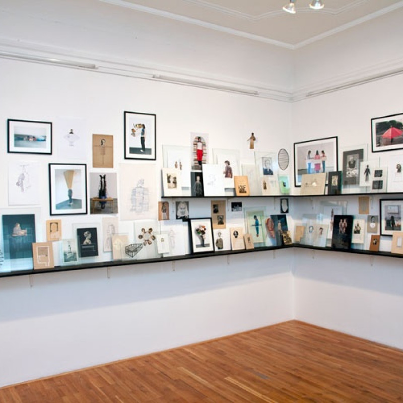 Eva Koťátková: Domáce väzenie, 2009 – 2010, inštalácia, rôzne materiály