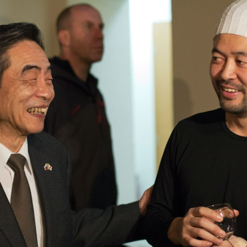 autor v rozhovore s veľvyslancom Japonska v SR