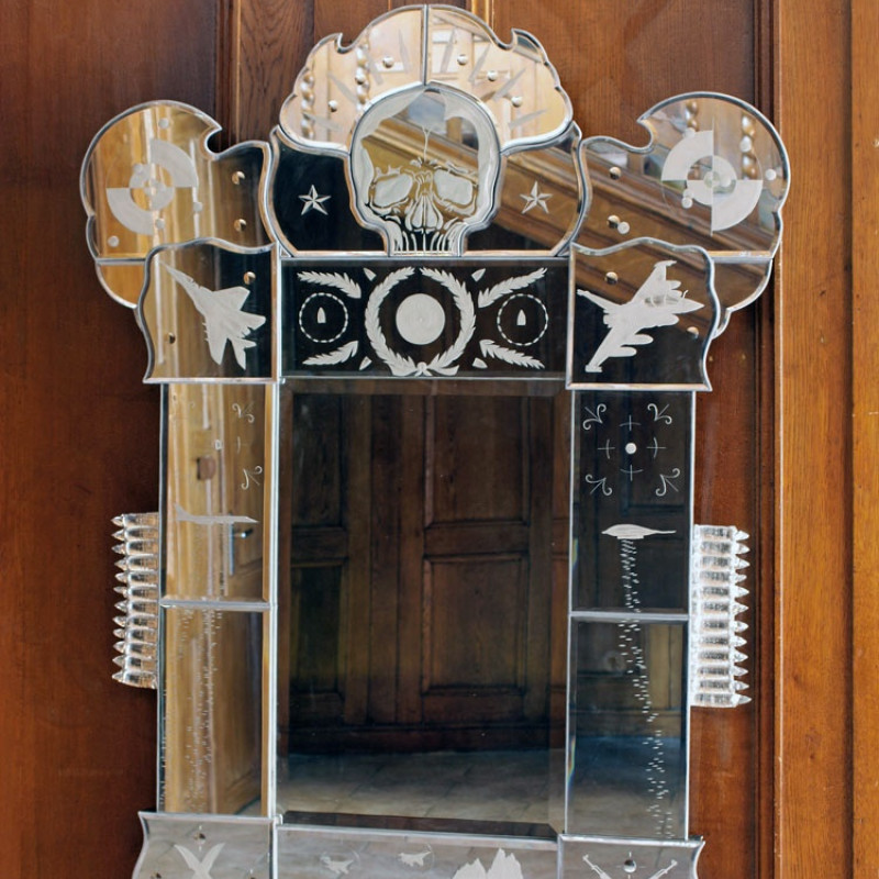 Milan Houser: Lebka (z cyklu VANITAS), 2006 kombinovaná technika, 124x90 cm