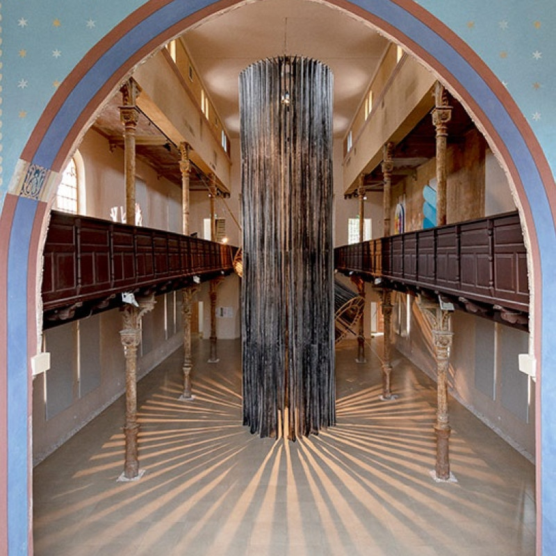 pohľad na objekt Mimézis zo svätyne Synagógy