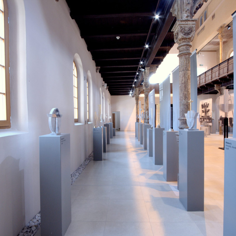 Štefan Belohradský: Sochár – konštruktér