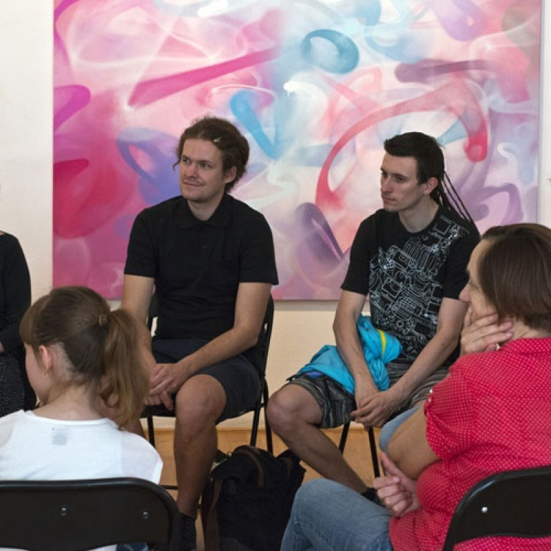 na komentovanej prehliadke výstavy Naporcovaní