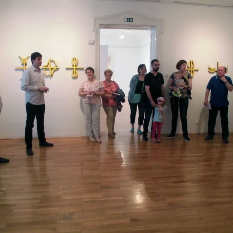 počas noci múzeí a galérií na komentovanej prehliadke