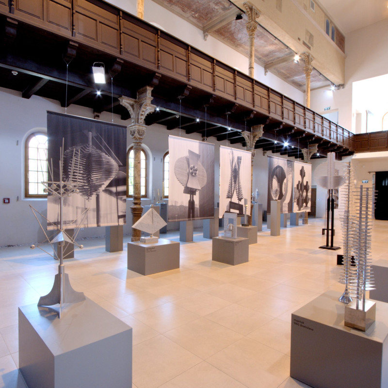 Štefan Belohradský: Sochár – konštruktér