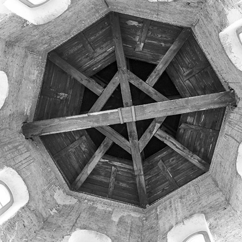 pohľad do veže synagógy