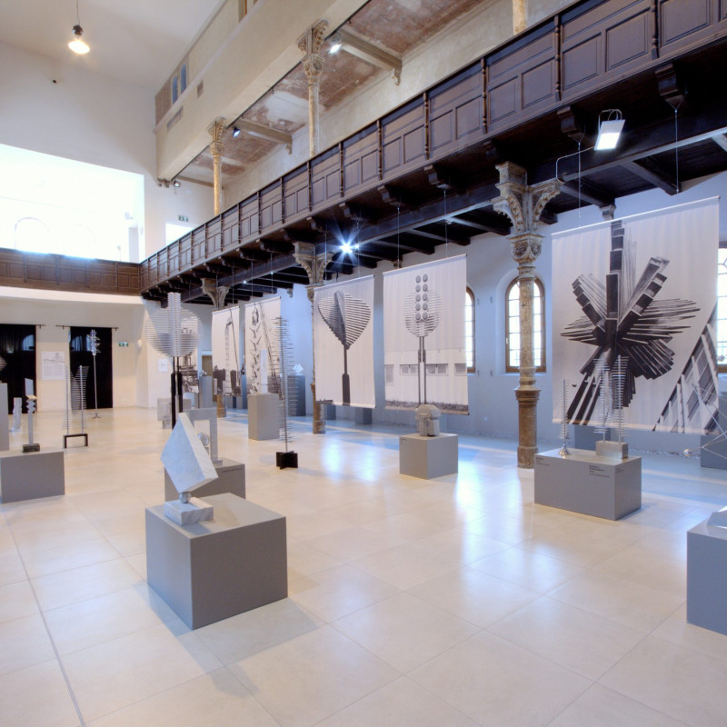 Štefan Belohradský: Sochár – konštruktér