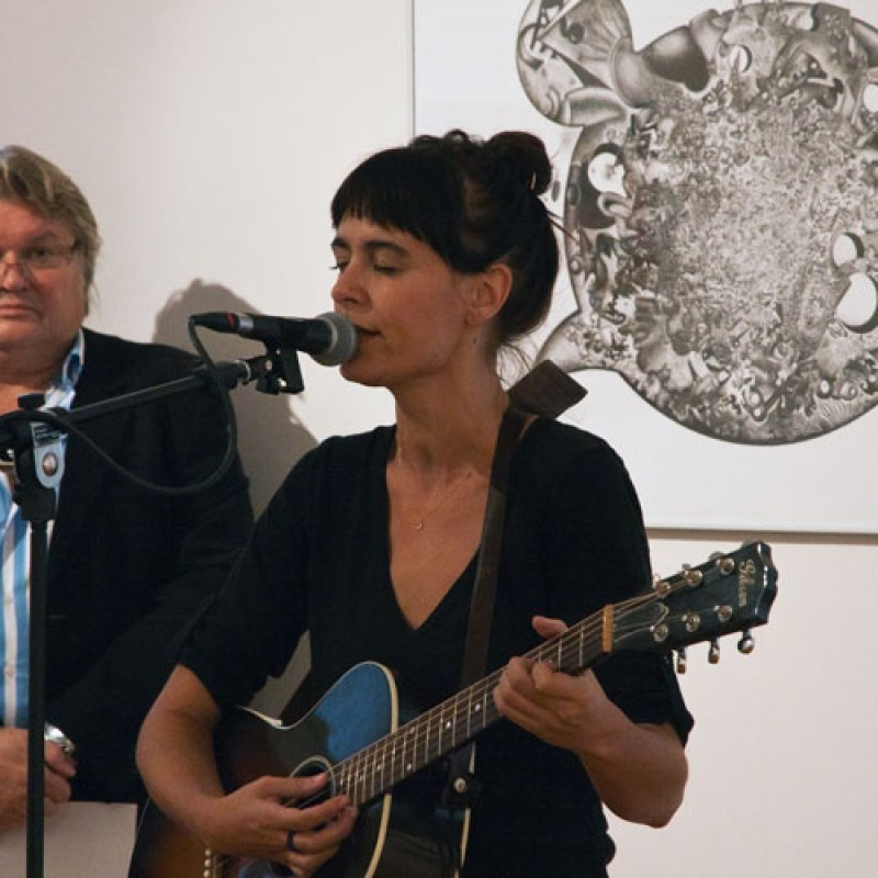 hudobný hosť vernisáže Janka Andevská