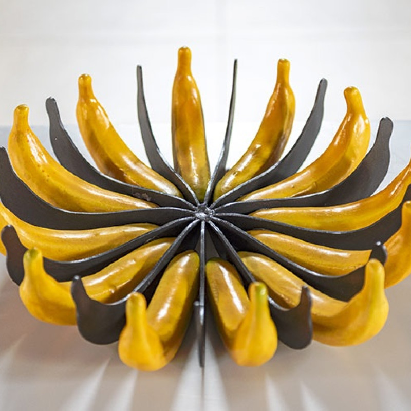 Marcin BERDYSZAK, Idea of Dish, 2017, kov, plastové komponenty