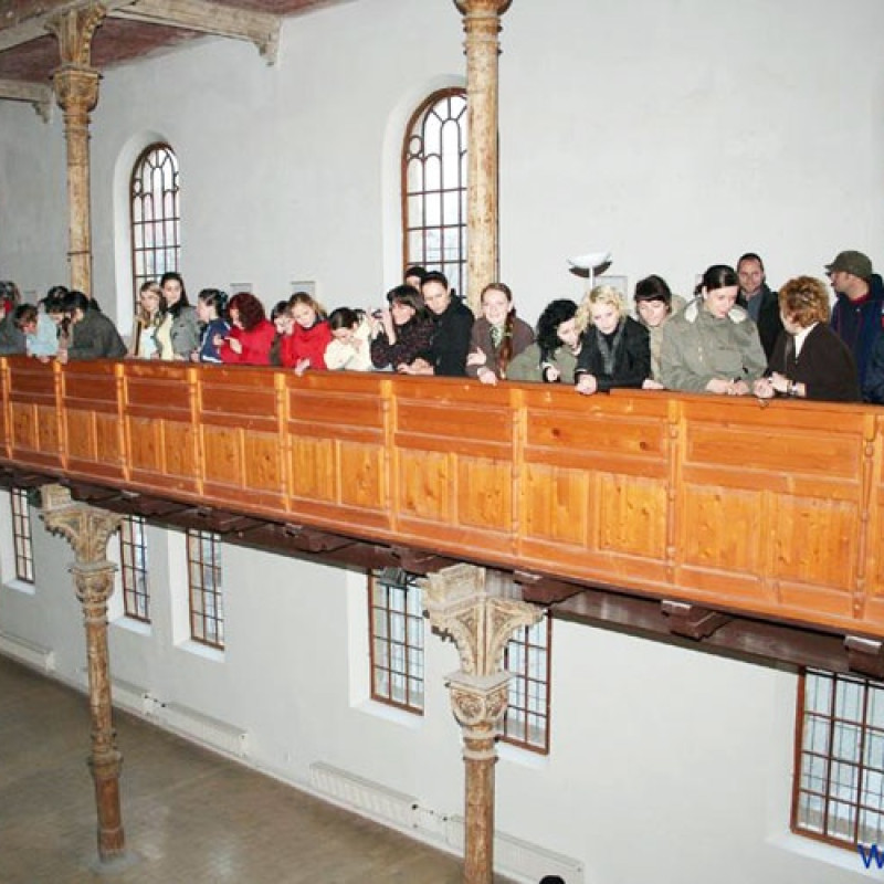 návštevníci na vernisáži