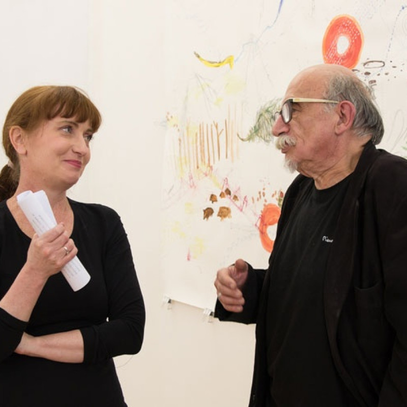 kurátorka s Petrom Rónaiom