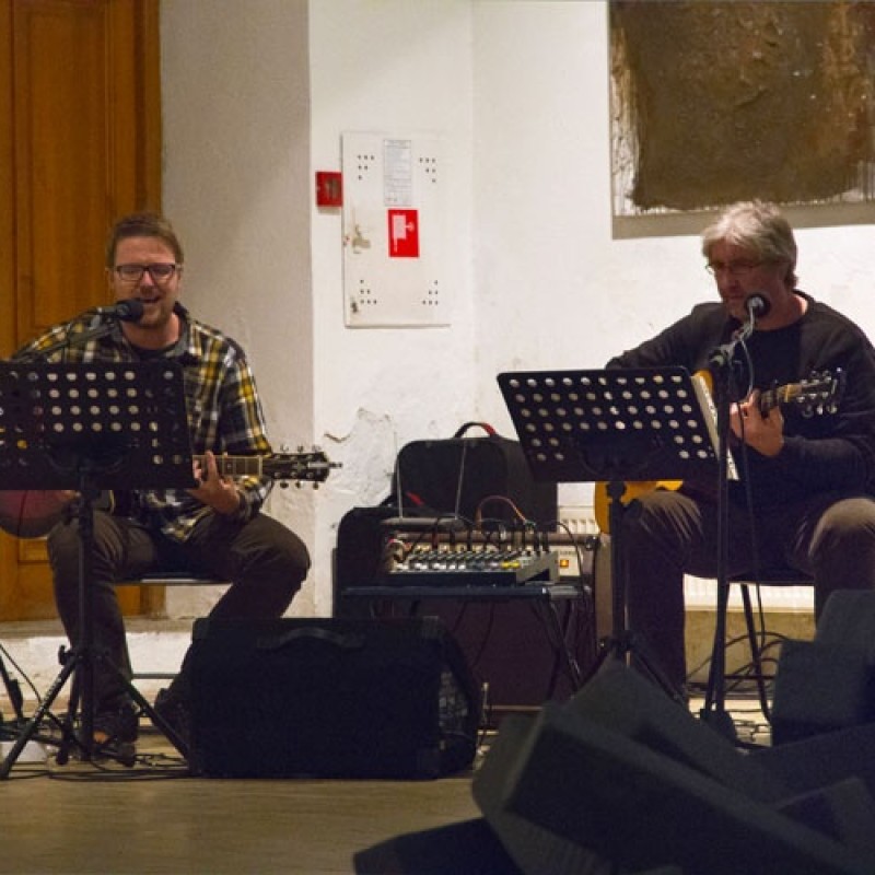 hudobný hostia vernisáže Duo Acoustic