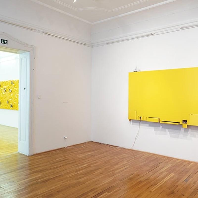 Odstredivý panel, 2017, objekt (interpetácia interiéru Adolfa Loosa v Plzni)