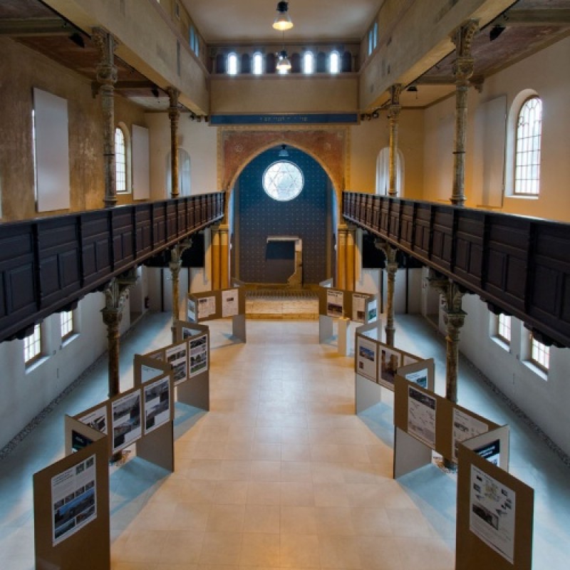pohľad na inštaláciu v synagóge