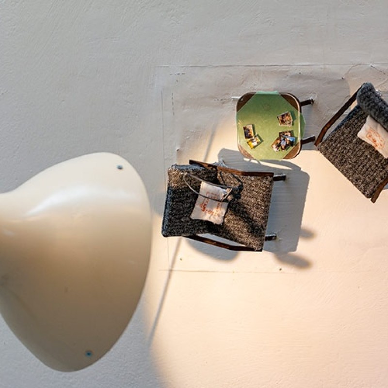 Diana Cencer Garafová, Zostal iba tieň (Baštova 1), miniatúry nábytku a tieň, 2014-18